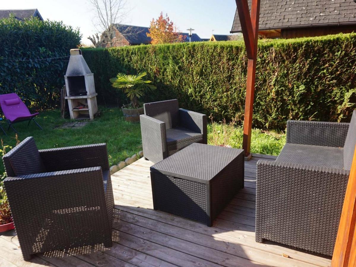 Chalet Avec Piscine Chauffee, Tennis Et Jardin Clos, A 1700M De La Plage De Cabourg - Fr-1-465-22 Luaran gambar