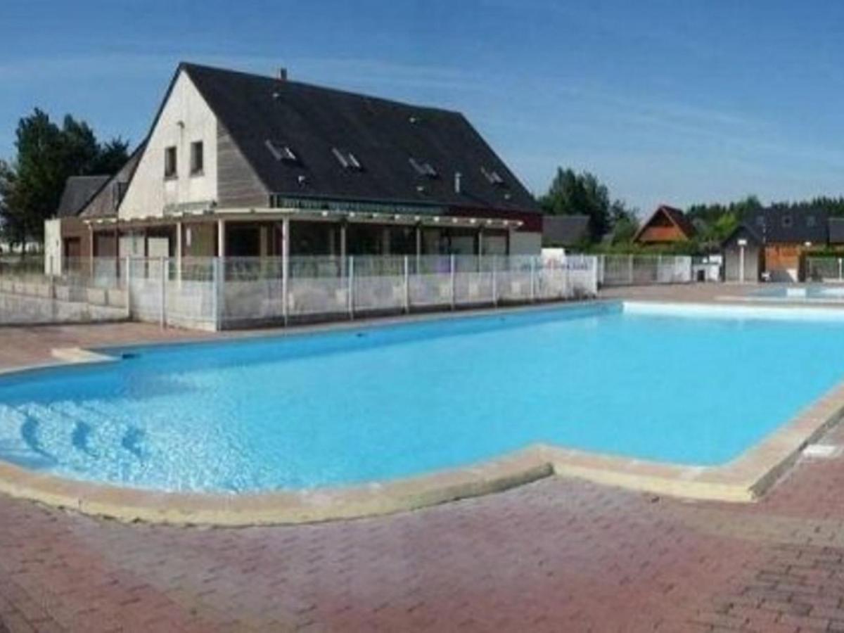 Chalet Avec Piscine Chauffee, Tennis Et Jardin Clos, A 1700M De La Plage De Cabourg - Fr-1-465-22 Luaran gambar